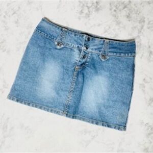 Jordache blue denim mini skirt in size 9/10